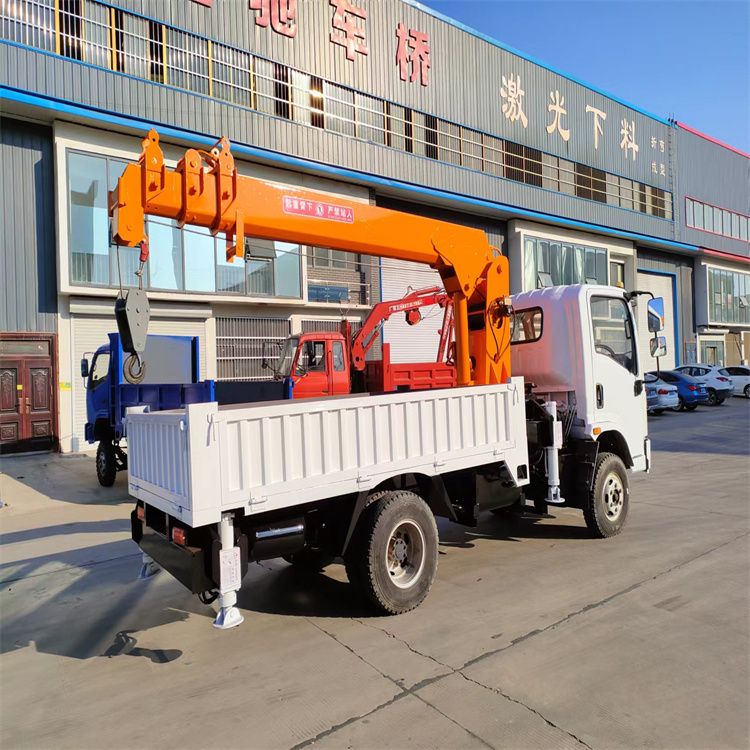 锦江区三轮随车吊定制 农用改装机自备吊中瑞长期出售